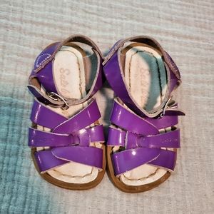 Saltwater Sandals - Size 5